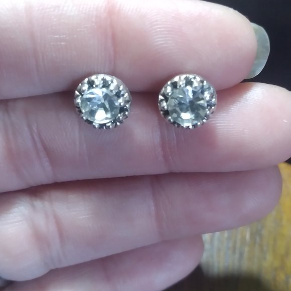 Medium Crystal Rhinestone Solitaire Stud Earrings - Picture 1 of 6